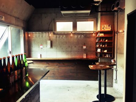 純米酒専門YATA 渋谷店の店内
