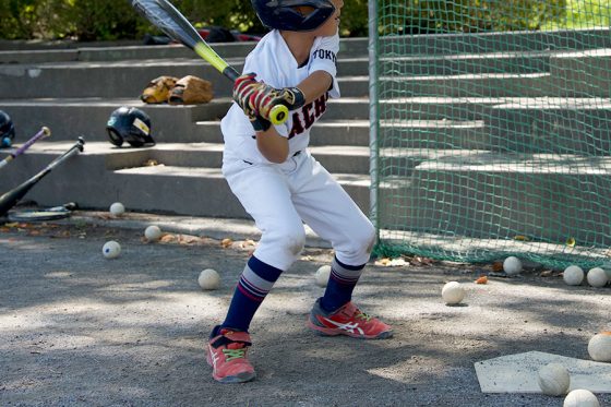 低学年の子にも力強いスイングが身に付くドリルとは(写真はイメージ)