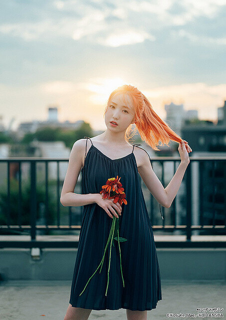 本田仁美、7年ぶり『ヤンマガ』登場で表紙も…オレンジ髪でエモグラビア