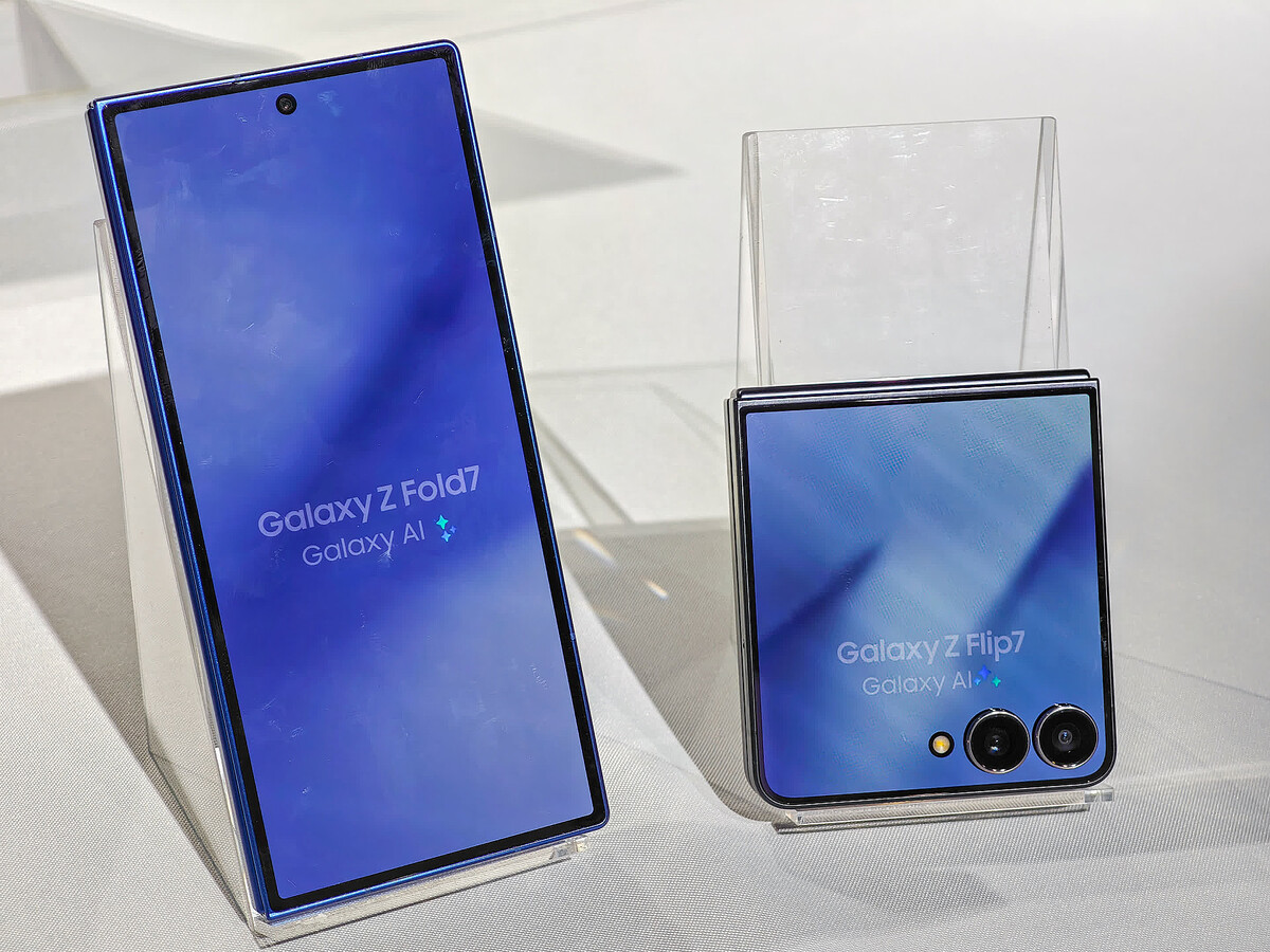 スマートフォン本体 Samsung Galaxy Z Fold 7 + Galaxy Watch 8 スマートフォン本体 Samsung Galaxy Z Fold 7 + Galaxy Watch 8