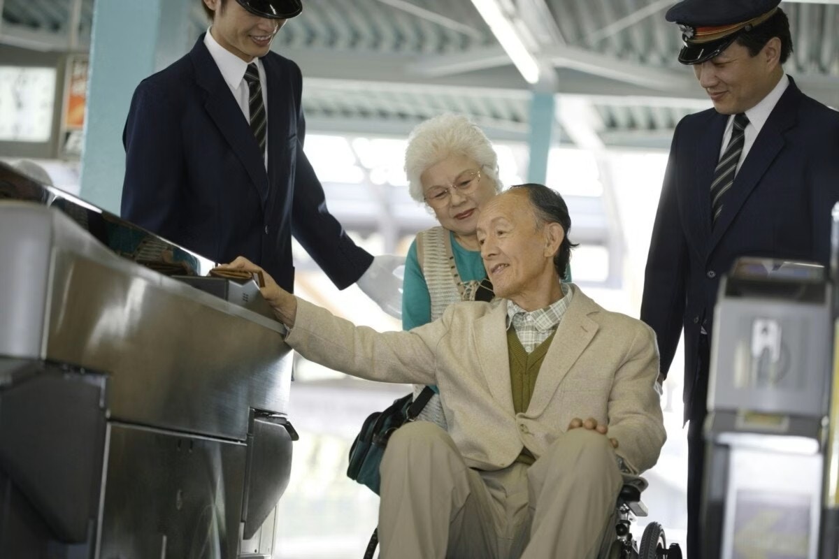 「そんな老後に憧れる」20万いいね！電車内で聞いた【ラブラブ老夫婦】の会話【ママリ】