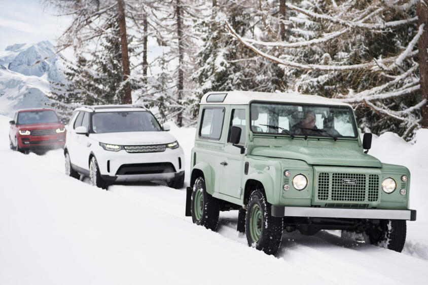 ランドローバーきってのご長寿モデル! ディフェンダーは現行で2代目……だが歴史を辿ると実質7代目だった