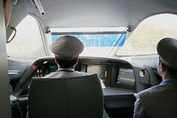 新幹線の運転士が1人しか乗り組んでいない理由 航空機との違い ライブドアニュース