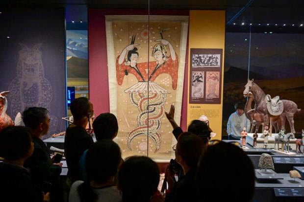 新疆ウイグル自治区博物館　図録（貴重品） 新疆ウイグル自治区博物館 図録（貴重品） 新疆ウイグル自治区