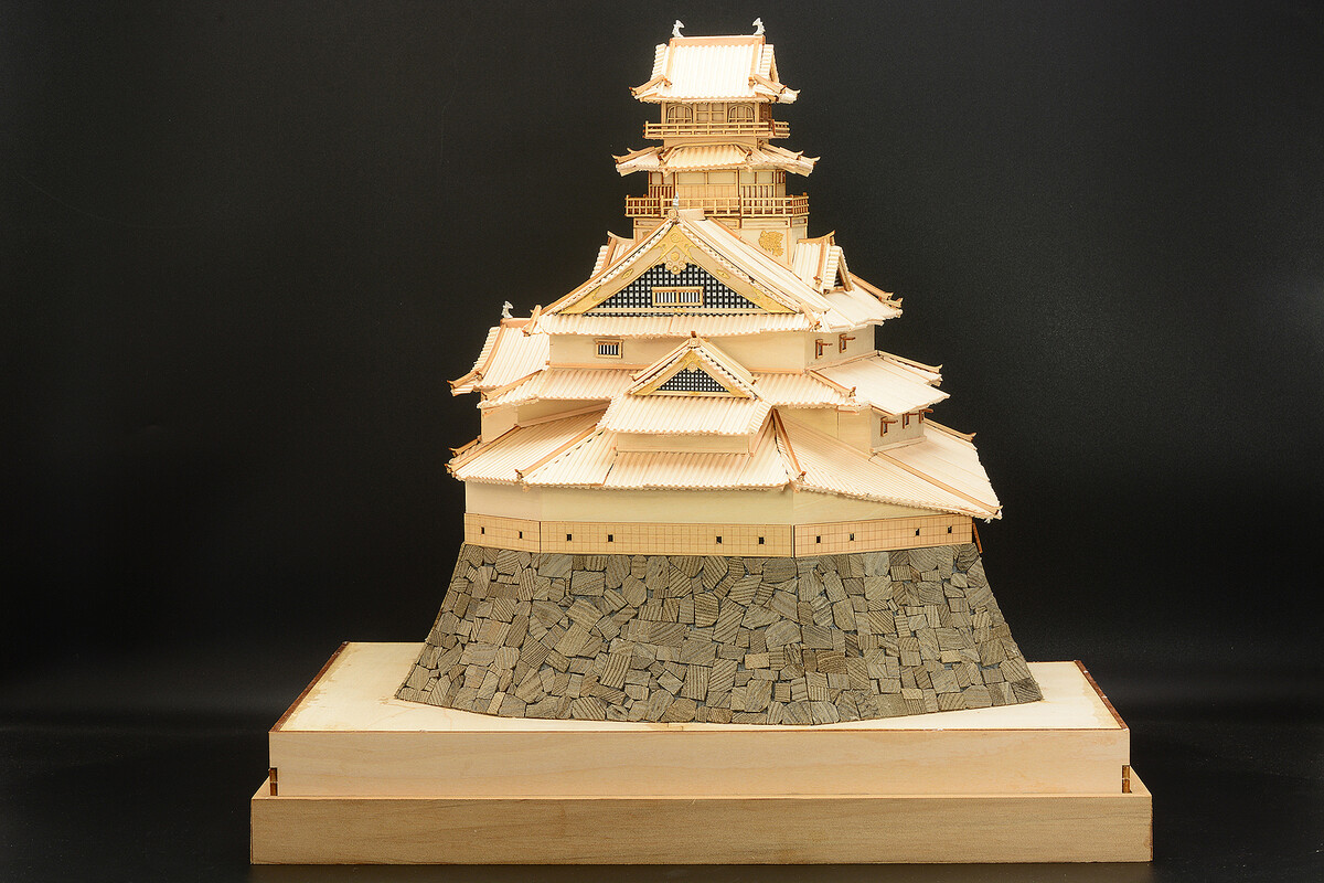 ウッディジョー、「1/150安土城（改良版）」レビュー精密な木製パーツ