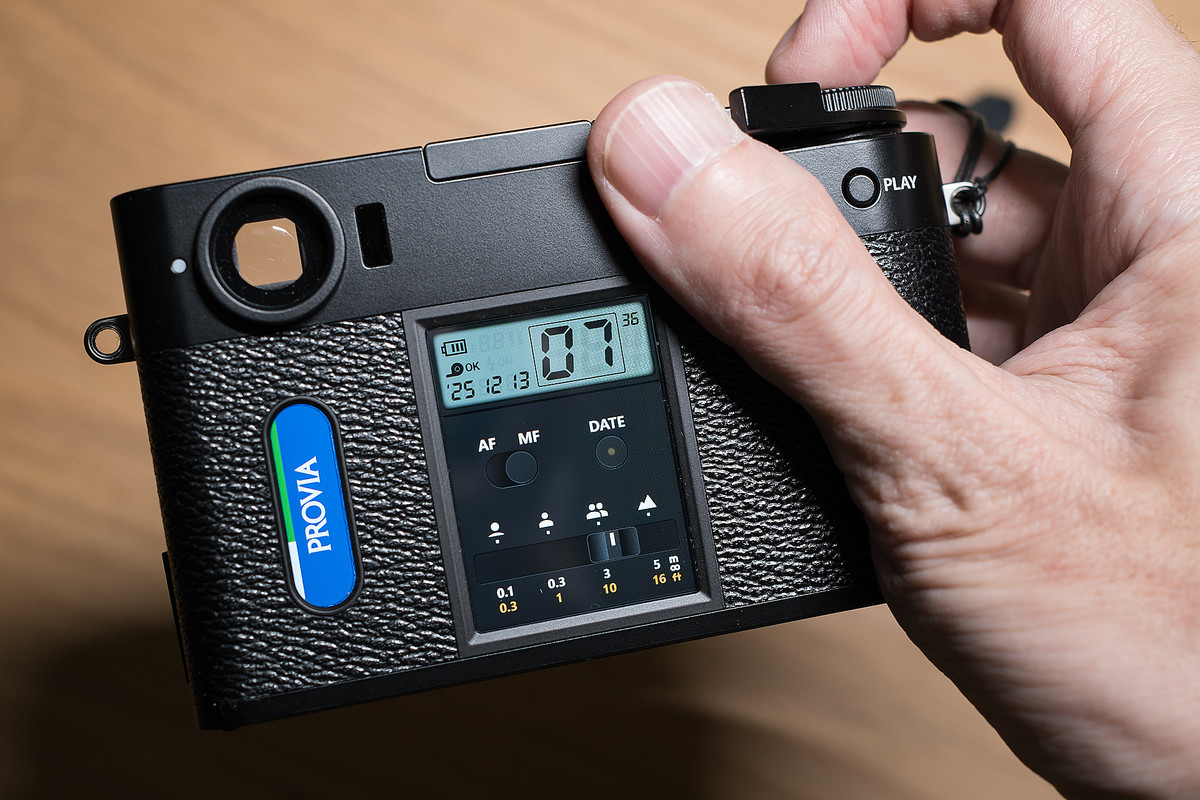 フィルムカメラモードでMF撮影を楽しむ