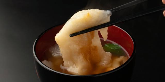 年末年始の「餅の事故」はあとを絶たない(NOV/PIXTA)※写真はイメージ