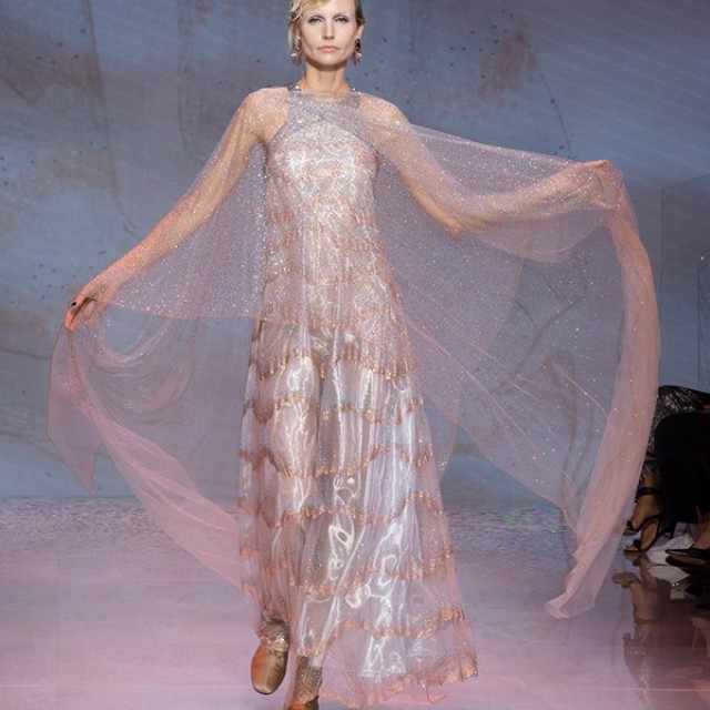 ルック】ジョルジオ アルマーニが2024春夏ウィメンズコレクションを