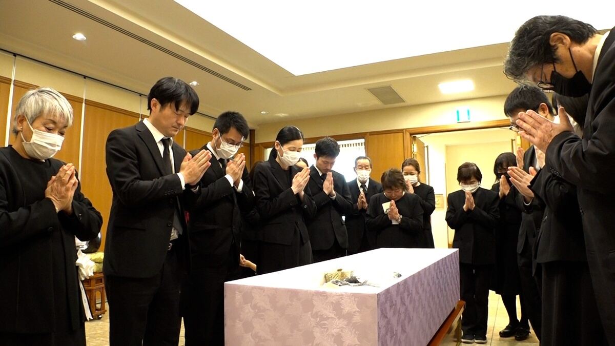 認知症の祖母が突然の死去…7男2女の大家族・石田家が動き出す