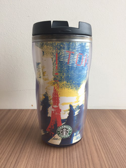 �����������ޥ��ܥȥ�ʥ���֥顼�ˤϥץ饹�ƥ��å����䥹�ƥ�쥹���ʤɤ����ꡢ�ǥ������˭�٤��ʼ̿��ϥ��᡼���Ǥ���