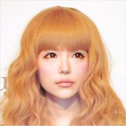 ピンク髪にイメチェンの益若つばさに 浜崎あゆみ化 を憂う声 ライブドアニュース