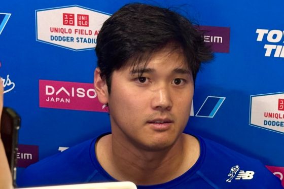 試合後、取材に応じたドジャース・大谷翔平【写真:小谷真弥】