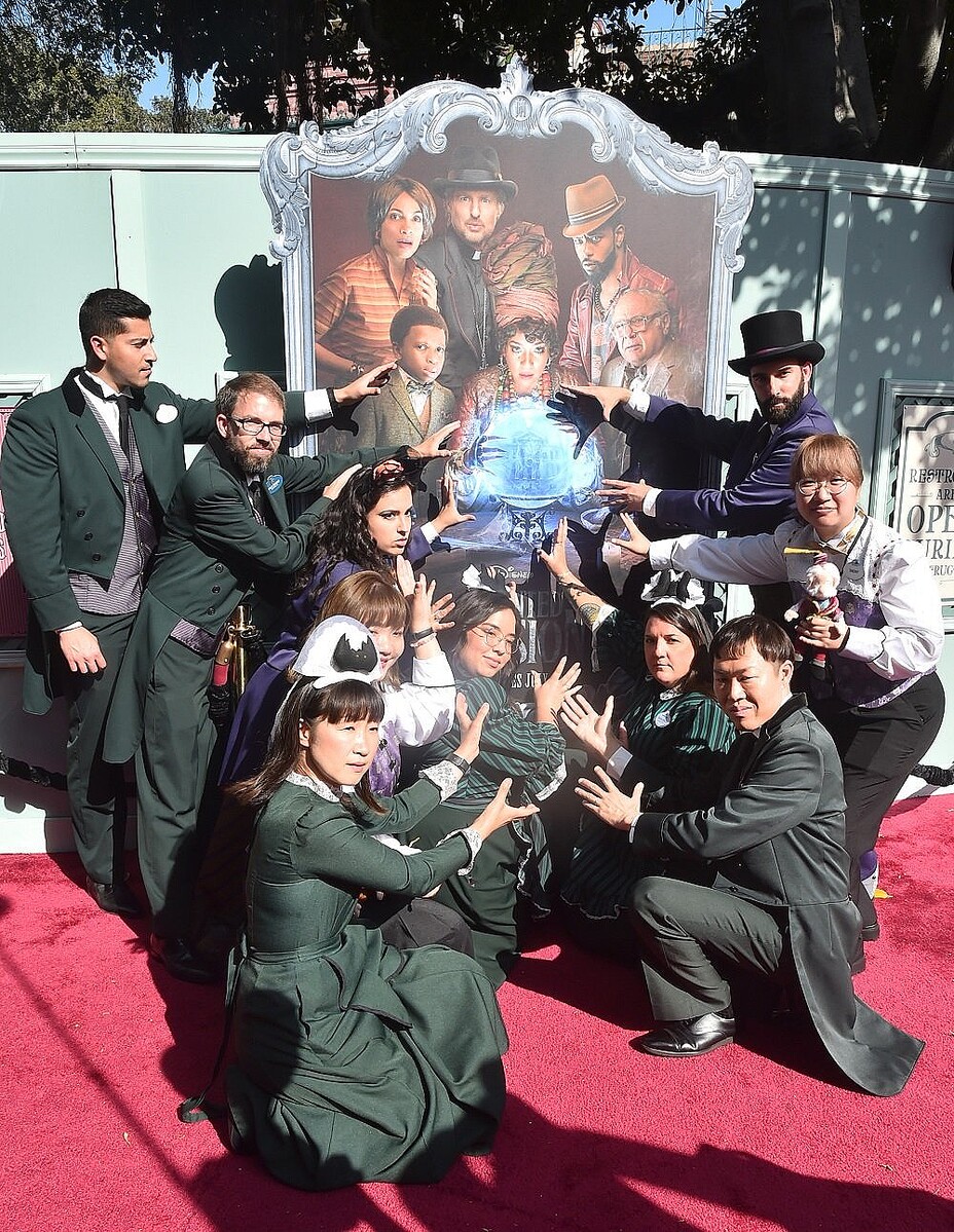 ミッキーたち＆世界中のキャストが集結！ディズニー映画『ホーンテッド