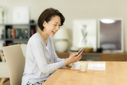  大企業、または労使合意がある会社に週20時間以上勤める、月給8万8000円以上のパートの方は社会保険に入ることになっています。パートと専業主婦がもらえる年金に違いはあるのでしょうか？ 