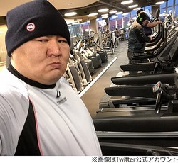 ��ߤ������֡�ī��ζ�򲡤��Ф�����1000���ߡ�