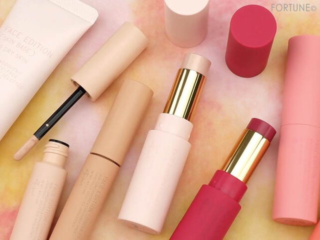 秋コレクション エテュセ リニューアル第3弾 フェイスエディションから スキンベース コンシーラー カラースティック をレビュー Peachy ライブドアニュース