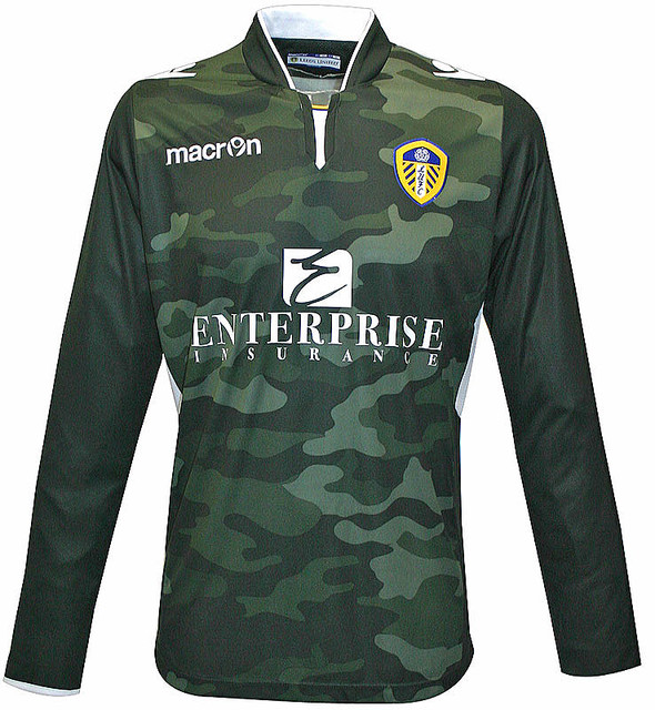 サッカー応援グッズ TARD 71 赤黒迷彩 迷彩柄 赤