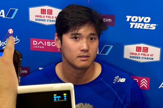 試合後の取材に応じたドジャース・大谷翔平【写真:小谷真弥】