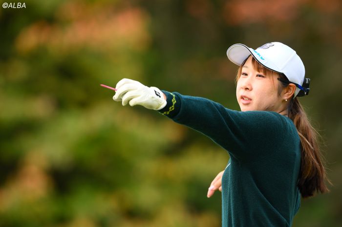 ルーキーの荒木優奈がリーダーボードを駆け上がった（撮影：佐々木啓）