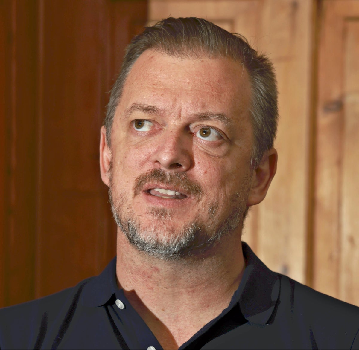 インタビューに応じるアンドルー・パーソンズＩＰＣ会長（２日、伊コルティナで）＝浦上太介撮影