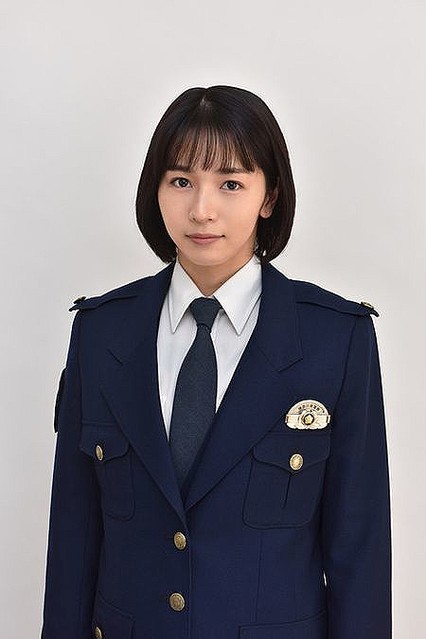 傳谷英里香 髪30cmバッサリ 13年ぶりショートで警察学校学生役に ライブドアニュース