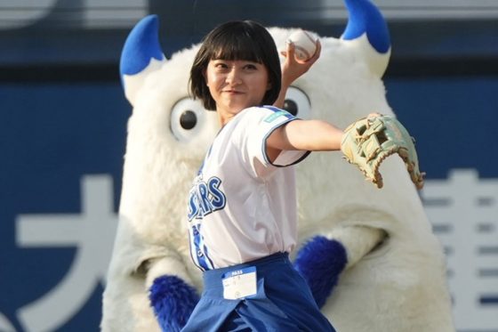 スピードガンコンテストを行った元プロ野球チアの宇野乃さらささん【写真:編集部】