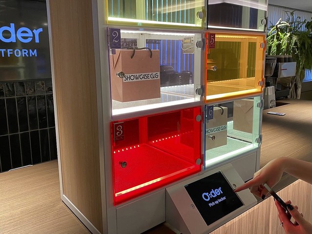 飲食店にロッカー、店員と対面せず持ち帰りOK モバイルオーダーと連携