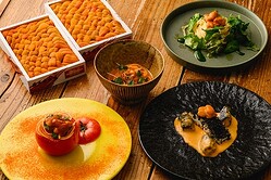 ���ˤγ�ǰ�򹹿�!?��ϻ���ڥ����ꥢ��Х��uni Seafood�פ˿��������س�̿��4����ð�ѥ����٤�����