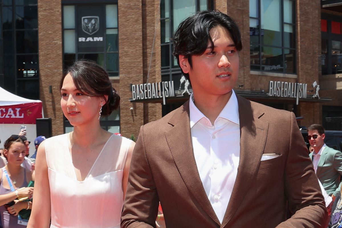 真美子夫人 一平ショックを払拭した40代の「アメリカ人英語教師」一緒にショッピングするほどの仲 - ライブドアニュース