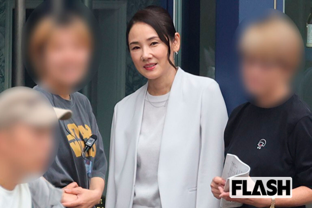  2025年9月中旬、Netflixの作品を撮影現場に姿を見せた吉田羊 