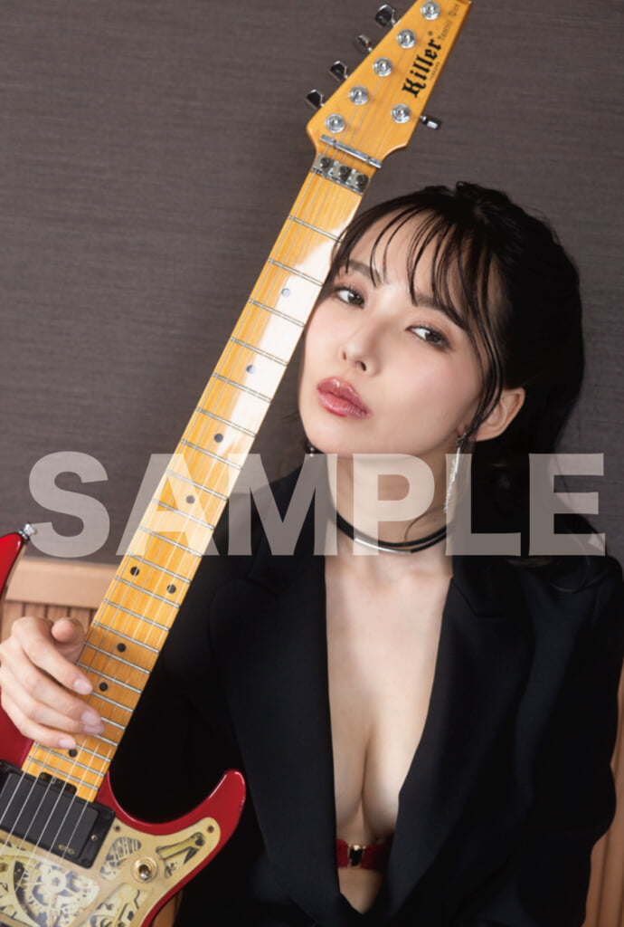 ギタリストSAKI、自叙伝『サキノオト。』出版記念トークショー＆サイン