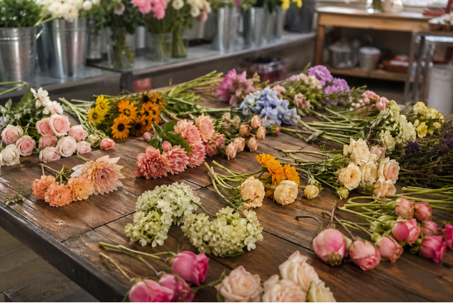 母の日の“その後”を救う。山形・山辺町で38年続く花屋が、廃棄予定の花を子供たちへ届ける『お花レスキュー』を開始