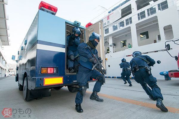テロへの備え、警察の「特型警備車」誕生の背景 初代には「あさま山荘