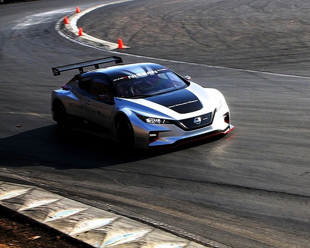 日産リーフ ニスモrc02試乗記 評価 未来のevスポーツカーを提案 ライブドアニュース