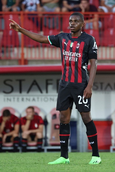 ミランのDFカルルをPSGがリストアップ？ 契約延長交渉はつい先日