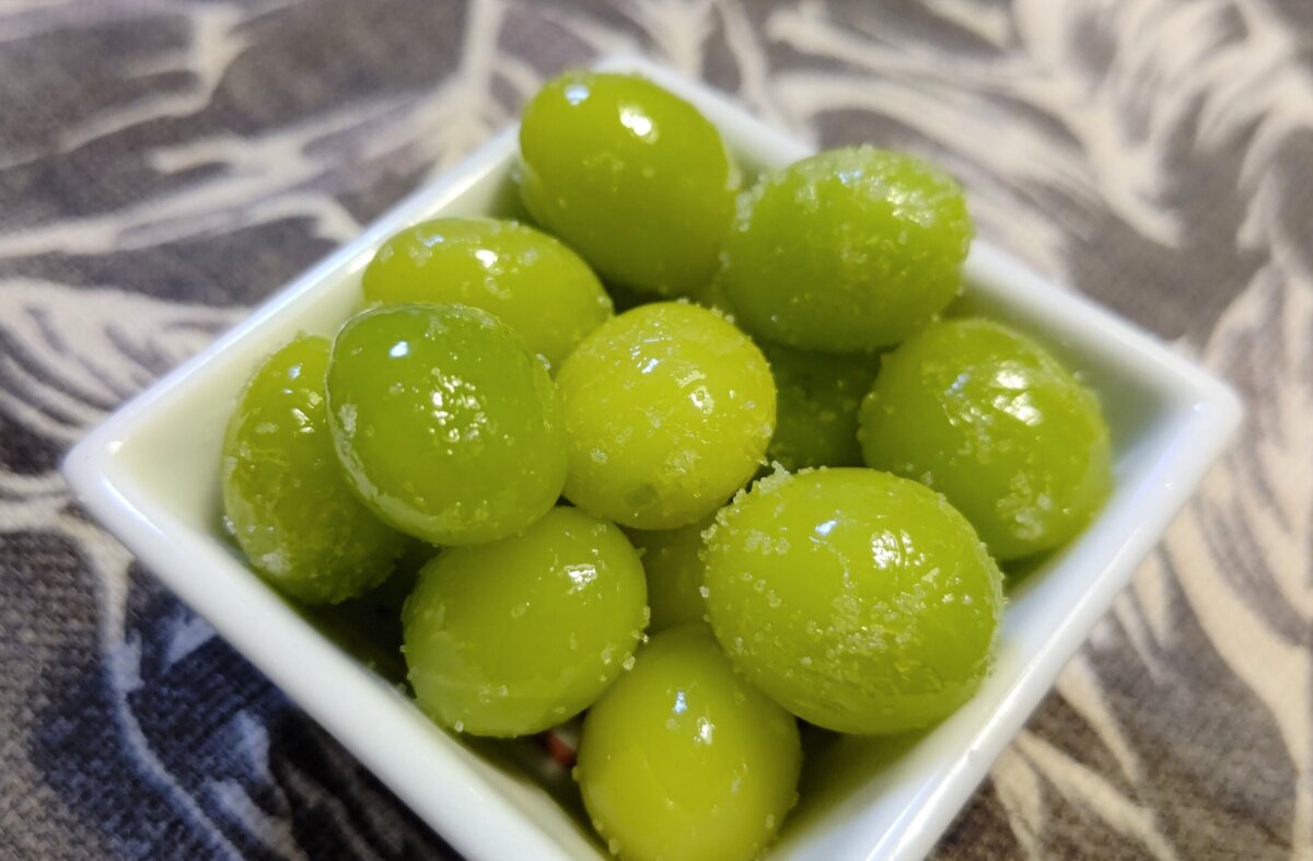 晩秋の「ぎんなん」は宝石の「ヒスイ」のような美しさ