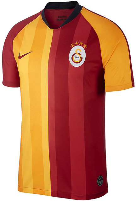 長友のガラタサライ、「優勝20周年記念」の2019-20新ユニフォームを