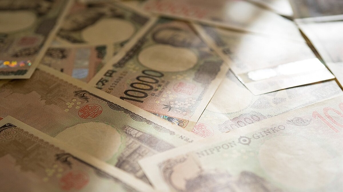 1ドル＝160円目前…片山財務相「為替介入」示唆と解散総選挙リスクでドル／円相場は“波乱”必至【今週の予想レンジ〈155～160円〉の根拠】 -  ライブドアニュース