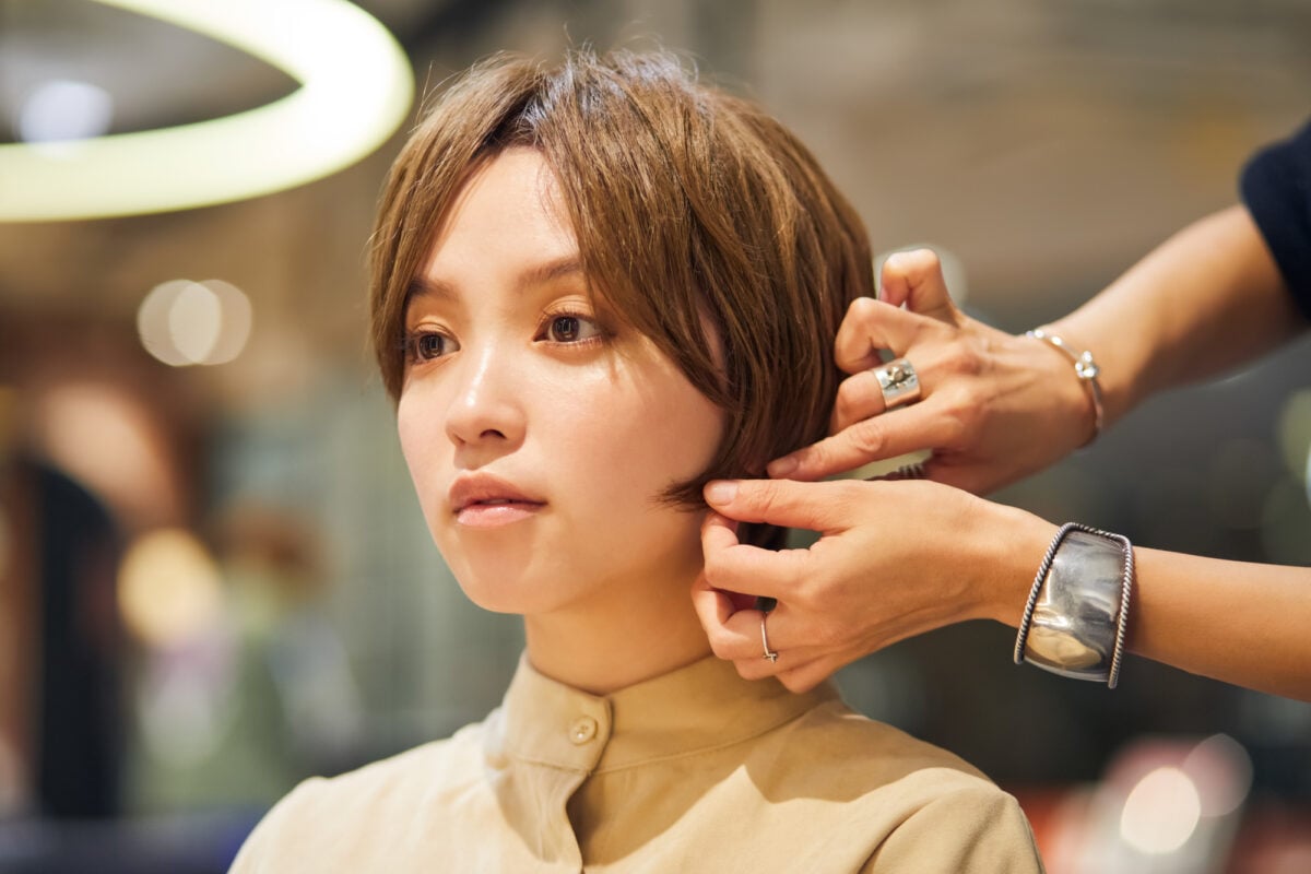 髪を短くすると髪質は変わる？（画像はイメージ）