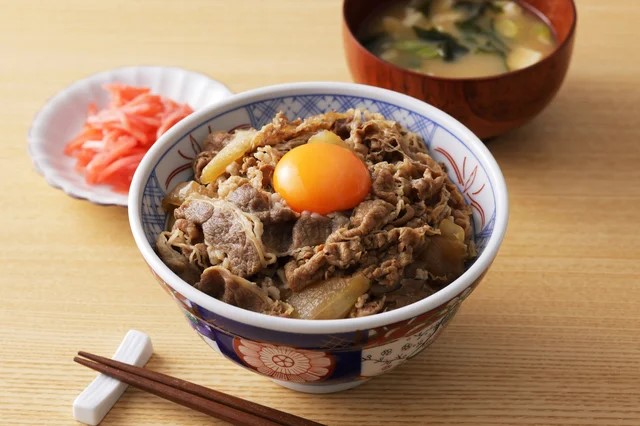 塩分が少ないのは？外食・コンビニメニュー5種を比較【減塩のコツを解説】