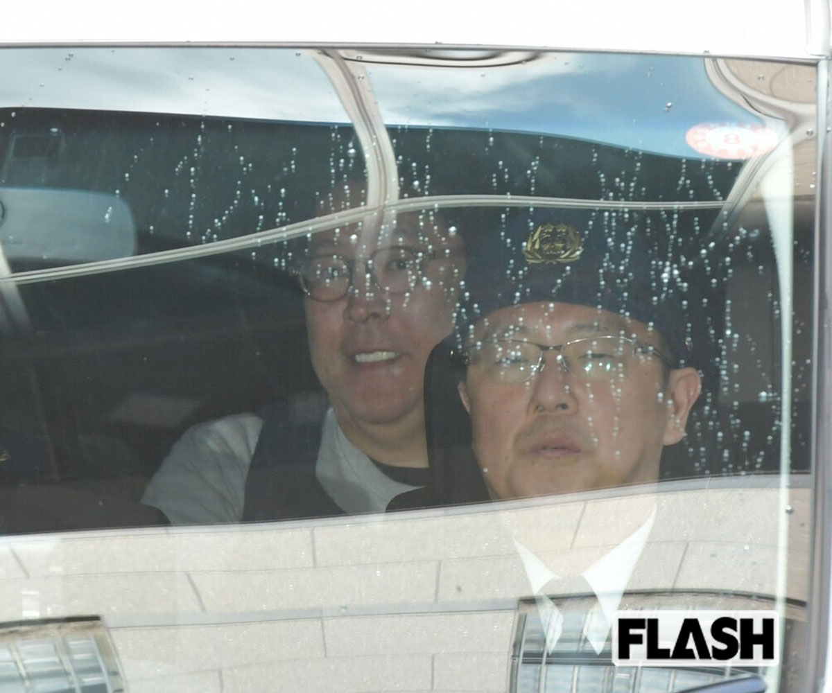  送検される立花孝志容疑者（写真・馬詰雅浩） 