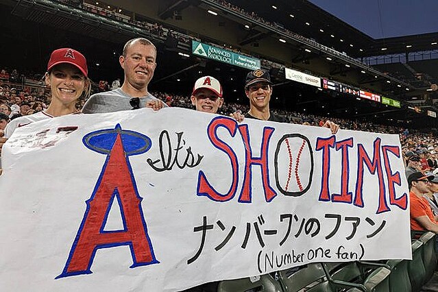 大谷翔平選手　応援パネル 大谷翔平の「ナンバーワンのファン」 日米中継で映った応援ボード