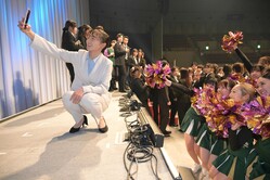 ��ŵ�塢��������ȵ�ǰ�̿��򻣤���ֿܲ�����ʻ��ơ����ߤĤ褷��