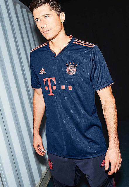 バイエルン、「CLモデル」の2019-20サードユニフォームを発表