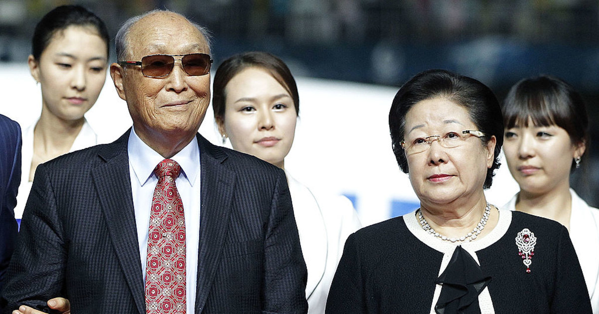 解散命令直前の旧統一教会「夜間祈祷会」で信者はヘロヘロ…「母さまの無罪を願う」謎のイベントとは