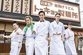 ドラマ『トーキョー製麺所』キャスト陣（左から）江上敬子（ニッチェ）、奥野壮、主演の吉野北人、俊太郎、秋田汐梨