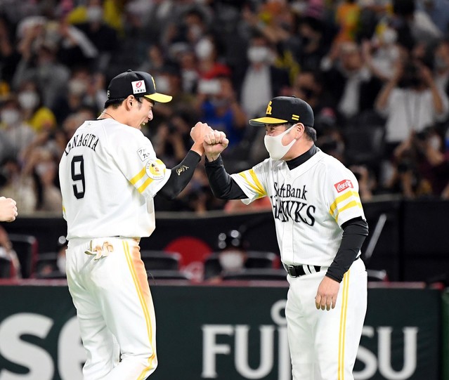 ソフトバンク　３年ぶり優勝も胴上げなし、ビールかけも行わず