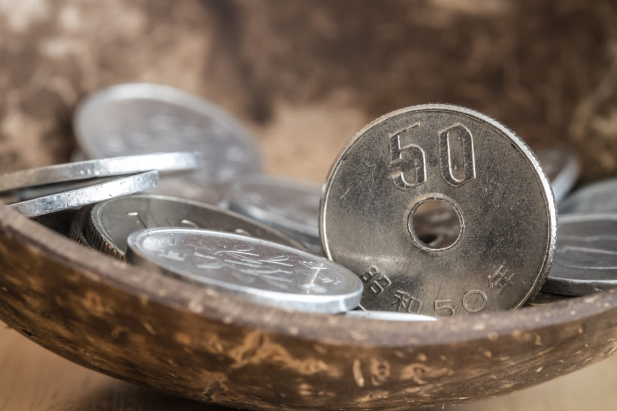 亡くなった父の部屋から大量の50円玉が！その中の“穴なし硬貨”に「40万円以上」の価値があると聞きましたが本当ですか？ - ライブドアニュース