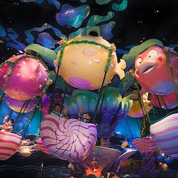 ディズニー 愛嬌たっぷりのフグたちと一緒にぐるぐる回転 東京ディズニーシーの ブローフィッシュ バルーンレース ライブドアニュース