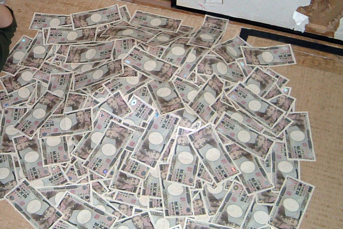 宝くじ3億2千万円当選者が顔出し初告白！「330万円のロレックスを即購入」も“女性に7千万注ぎ込む”“株価大暴落で全て失う”の悲劇と再起 -  ライブドアニュース